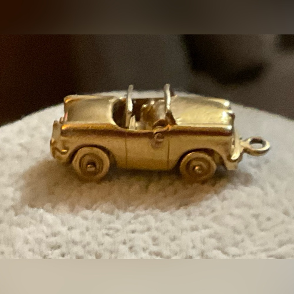 Wells: 14k. Solid Yellow Gold convertible car pendant tires/wheels do turn.